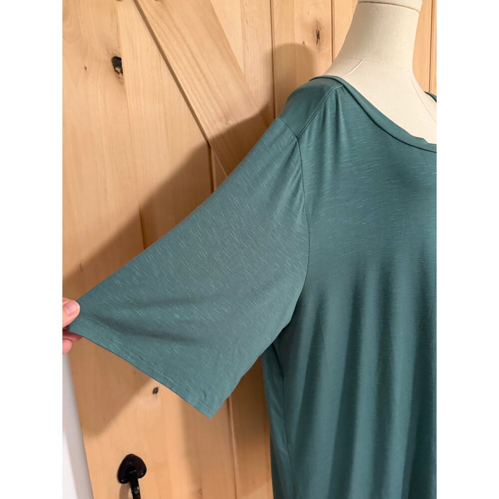 LulaRoe | NWT Green Teal Boyfriend T Shirt | Size Extra Large (18-20) - Picture 2 of 10
